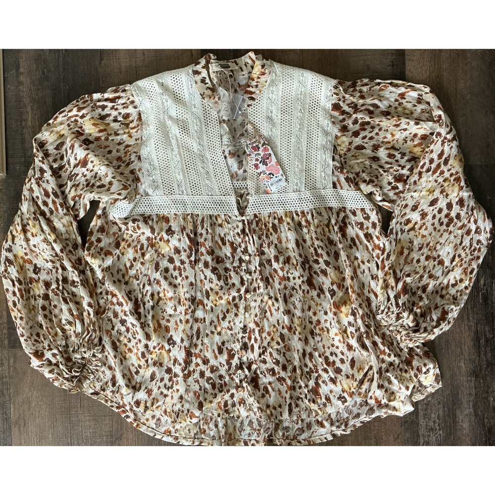 NWT Gimmicks Buckle Ladies Long Sleeve Top Lace Crochet Boho Festival Small